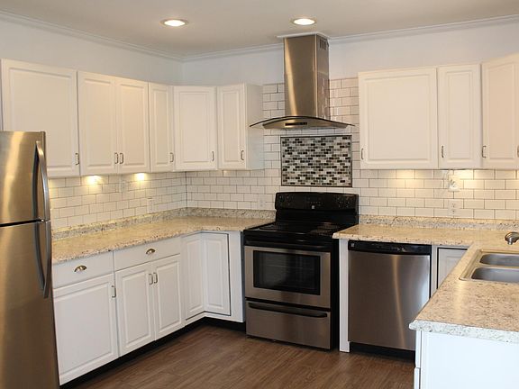 4th image of 2805 Arendell St #A & B