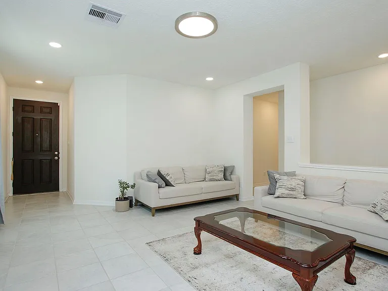 7219 Bakersfield Ct — Photo 10