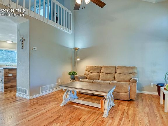 4th image of 215 Medford Dr