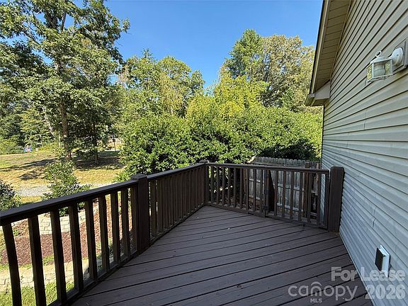 3rd image of 64 Springside Rd