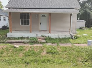 410 S Locust St, Maroa, IL 61756