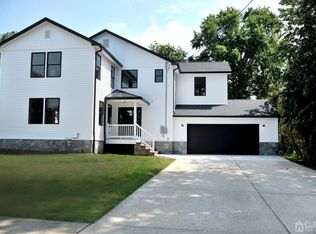 16 4th St, Sayreville, NJ 08872