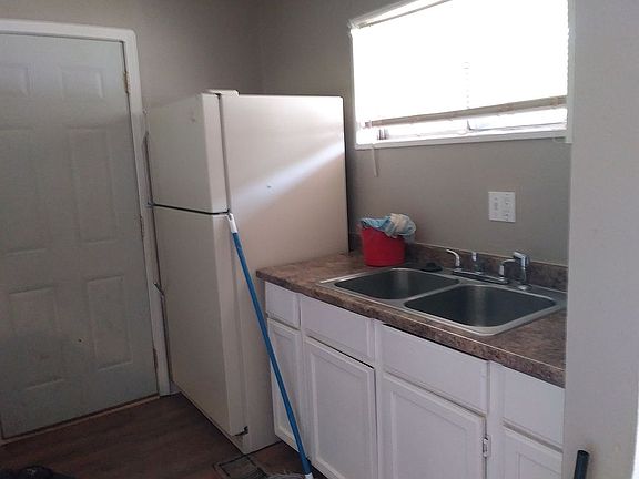 4th image of 8610 Desoto Dr
