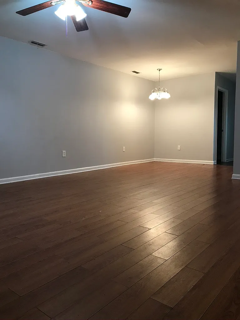 2 bed, 1.5 bath, 1120 sqft, $1,400 — Photo 2