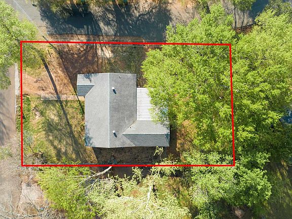 2nd image of 207 E Pirate Ave