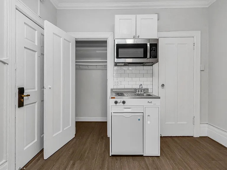 735 Taylor — Photo 27