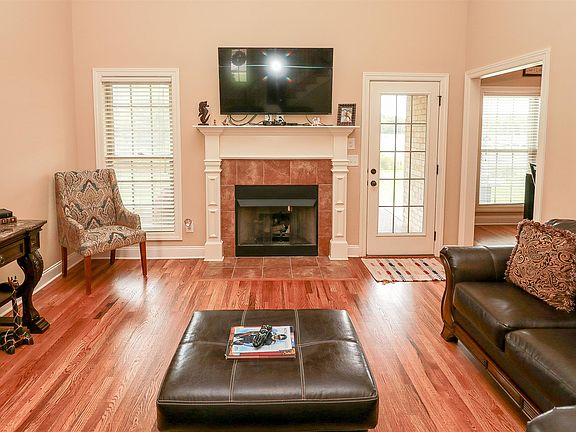 4th image of 2529 Pebblecreek Ln