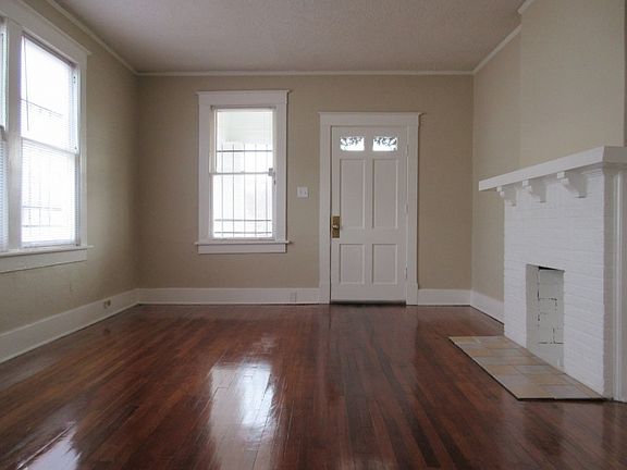 2nd image of 1403 S Willett St
