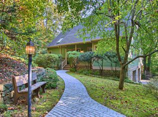 119 Continental Dr, Flat Rock, NC 28731