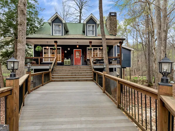 1060 Golden Ave, Dahlonega, GA 30533