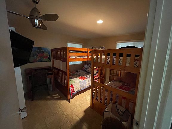 2nd bedroom (double bunkbeds and single bunkbeds) Desk and TV