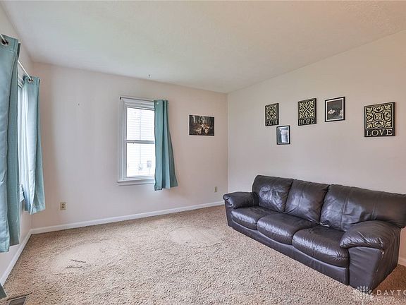 3rd image of 535 Pauline Dr