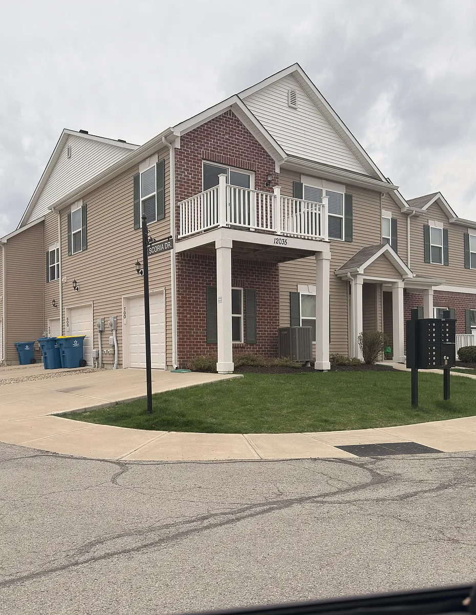Building Photo - 12035 Zircon Ln #700