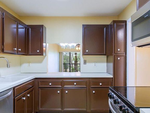 3rd image of 5939 Forest Hill Blvd APT 205