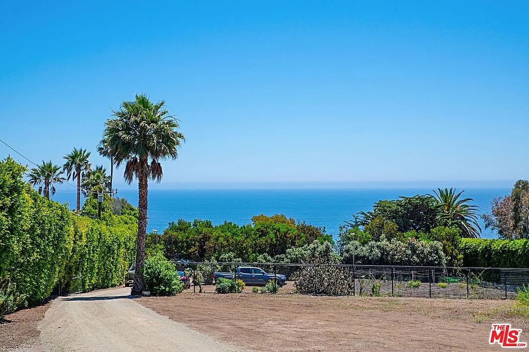 1 bed, 1.0 bath, $12,500 — Photo 2