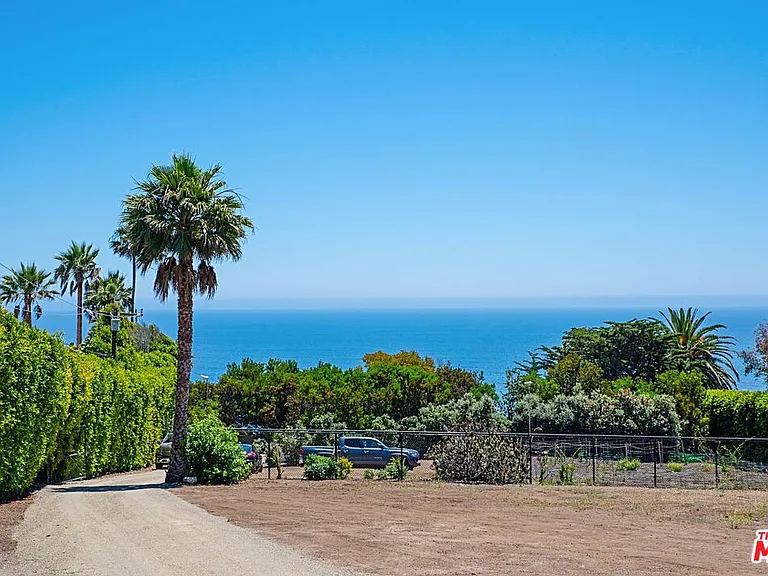 32614 Pacific Coast Hwy — Photo 2
