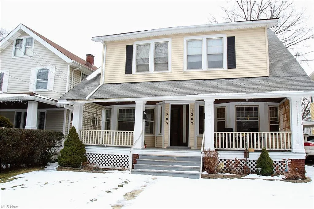 1205 Saint Charles Ave photo 1