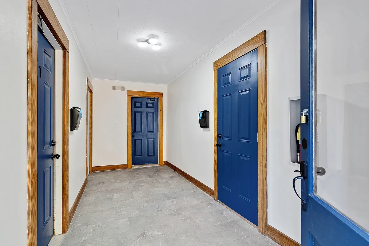 Building Photo - 500 Dorsey Ave #1