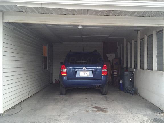 3rd image of 872 Daffodil Dr