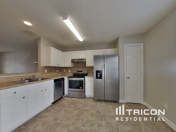 5th image of 339 Coral Cir
