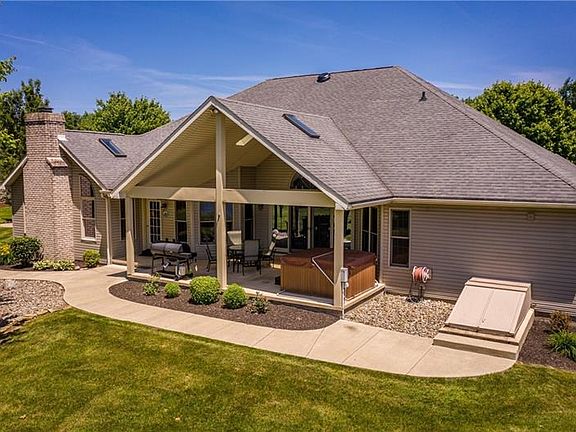 2nd image of 682 Lorenwood Dr