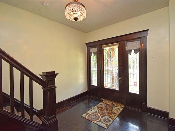 4th image of 3070 Wardall Ave