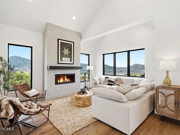 1285 E Lasso Trl — Photo 9