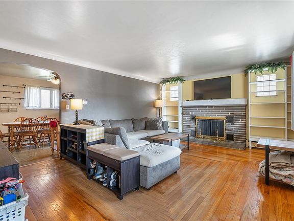 5th image of 1019 Scott Ave