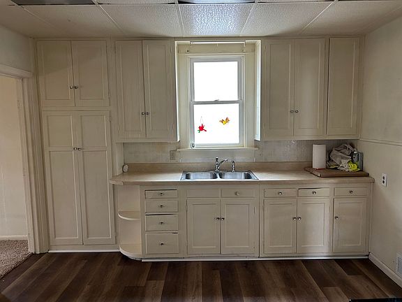 5th image of 1213 S Helen St