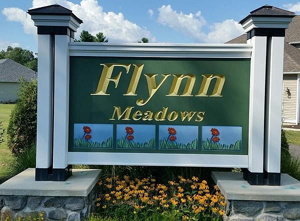 2nd image of 8 Flynn Meadow Rd