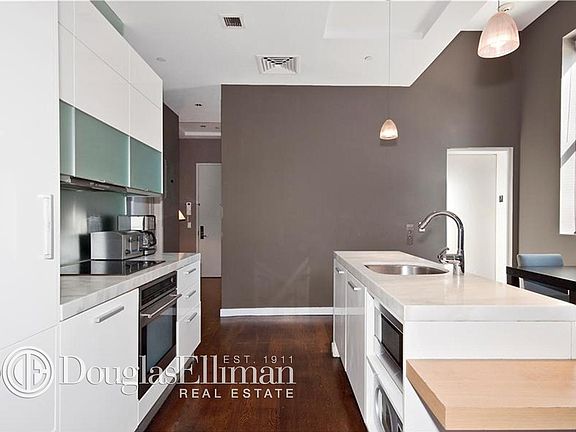 3rd image of 11 E 36th St Suite 702