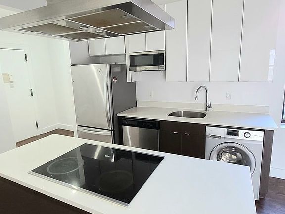 3rd image of 69 Pinehurst Ave #5H