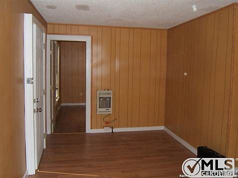 2nd image of 628 Hoskins St