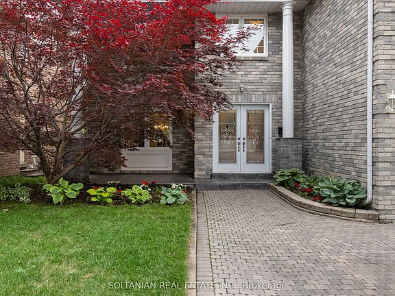 2nd image of 28 Dunvegan Dr