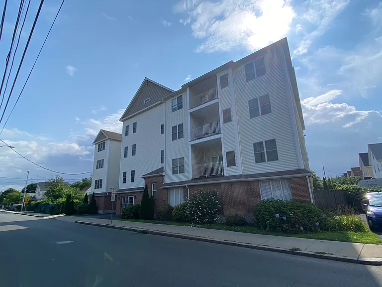 51 Pearl St #206 — Photo 5