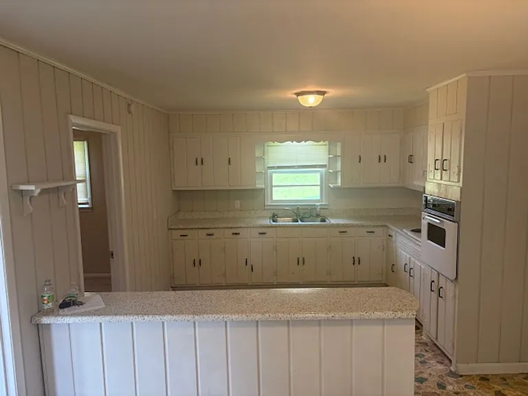 304 W Adams St — Photo 8