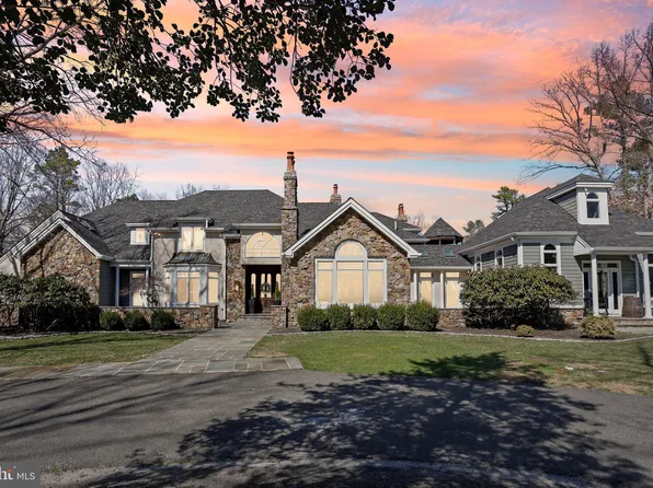 16 High Point Dr, Medford, NJ 08055