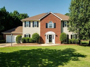1726 Walnut Crest Ln, Matthews, NC 28105
