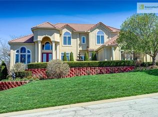 9651 Redbud Ln, Lenexa, KS 66220