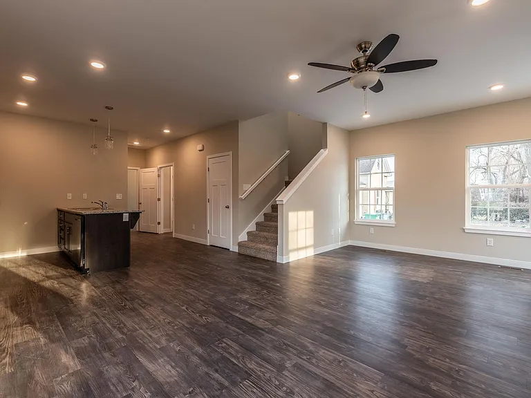 719 S. Main Ave — Photo 5