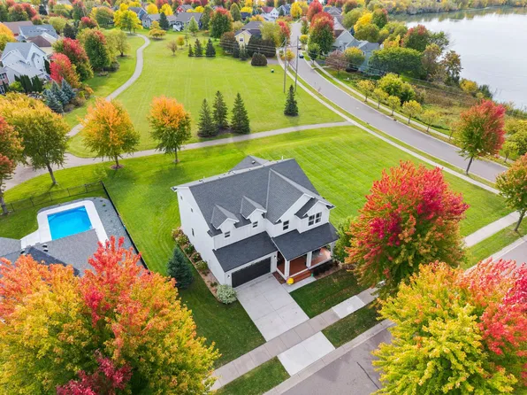 6694 Lakeview Cir NE, Albertville, MN 55301