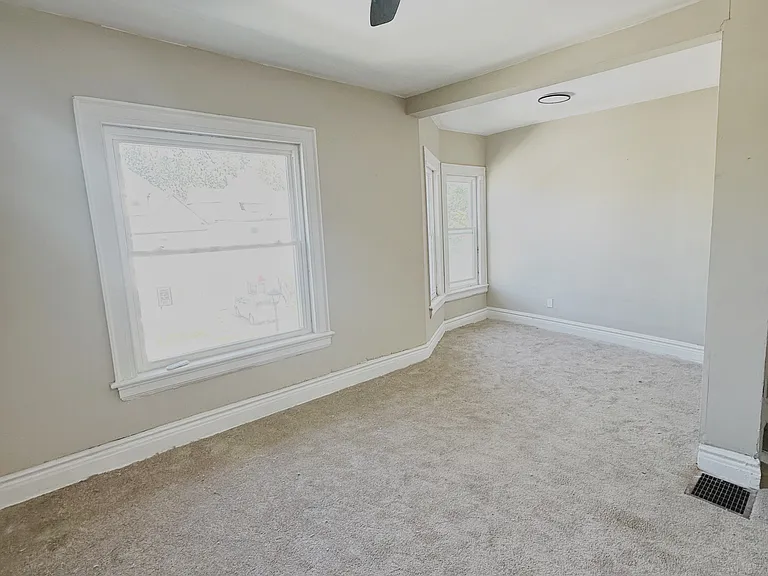 359 Potomac Ave #361 — Photo 5