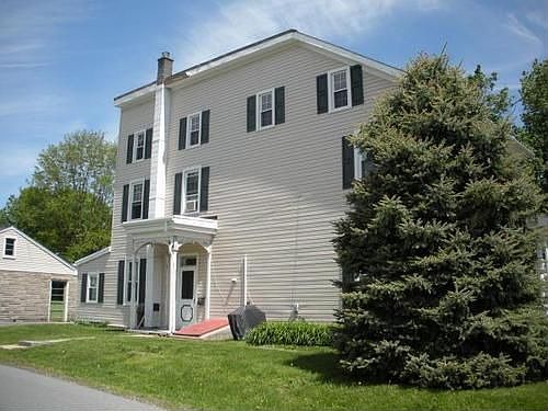 3rd image of 355 Manor Ave