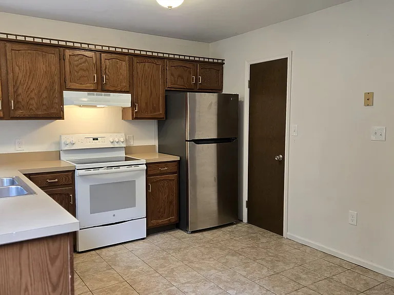 29 S Huntington Ave — Photo 6