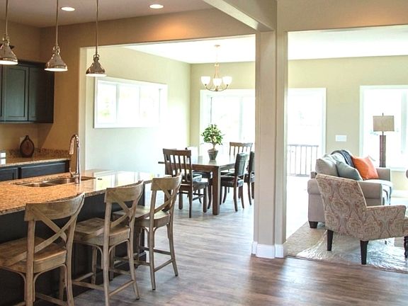 3rd image of 8933 Pine Hollow Pl