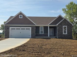 7502 Skylar Ct, Swartz Creek, MI 48473