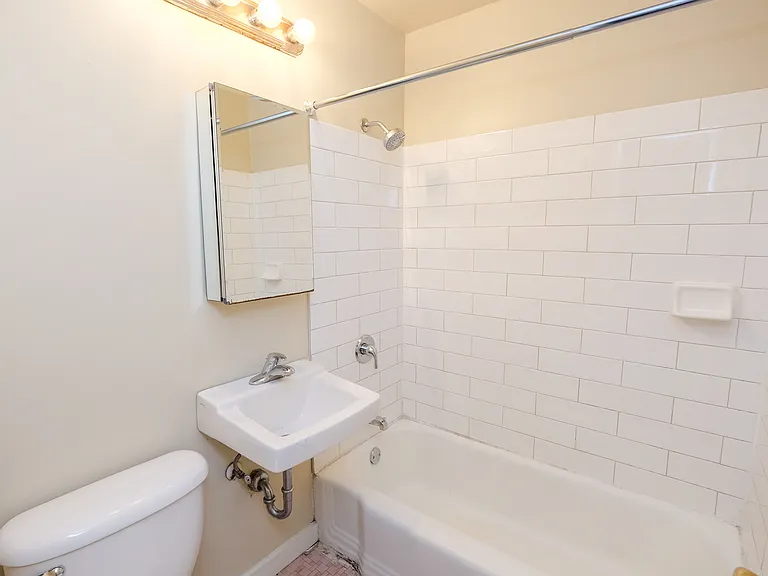 Minnehaha Apartments — Photo 12