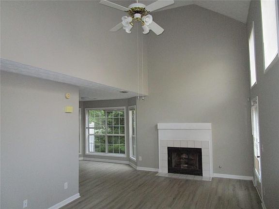 4th image of 1347 Parkside Club Dr