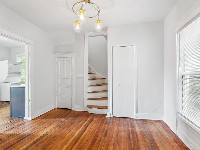 3213 Lexington Ave — Photo 12