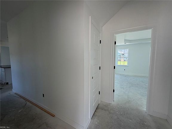 4th image of 117 Wiley Dr
